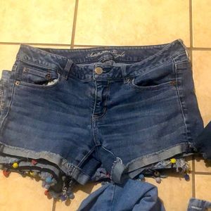 American eagle size 12 and it stretches